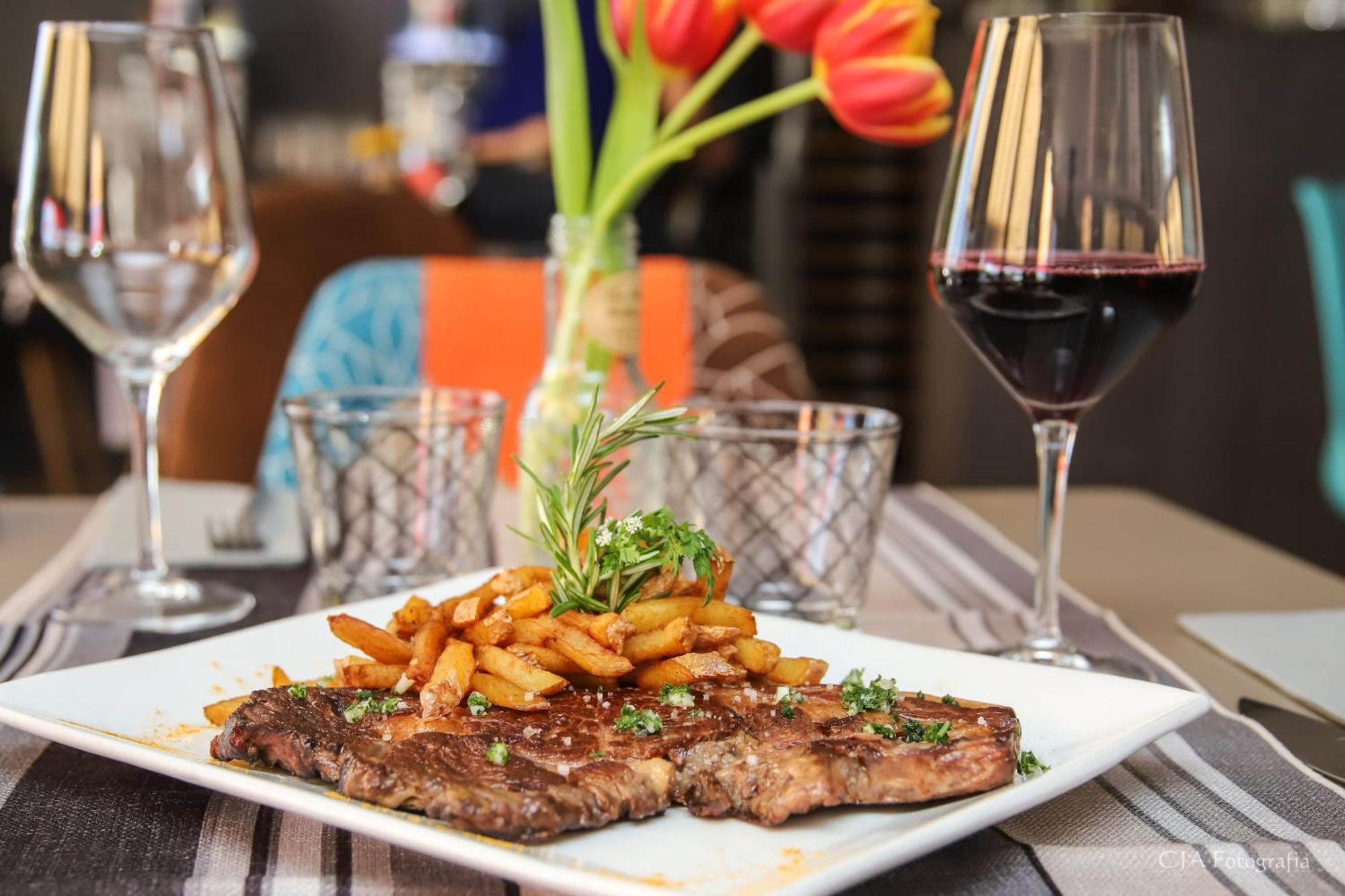 Hotel Restaurant Kyriad Brive Centre Zewnętrze zdjęcie
