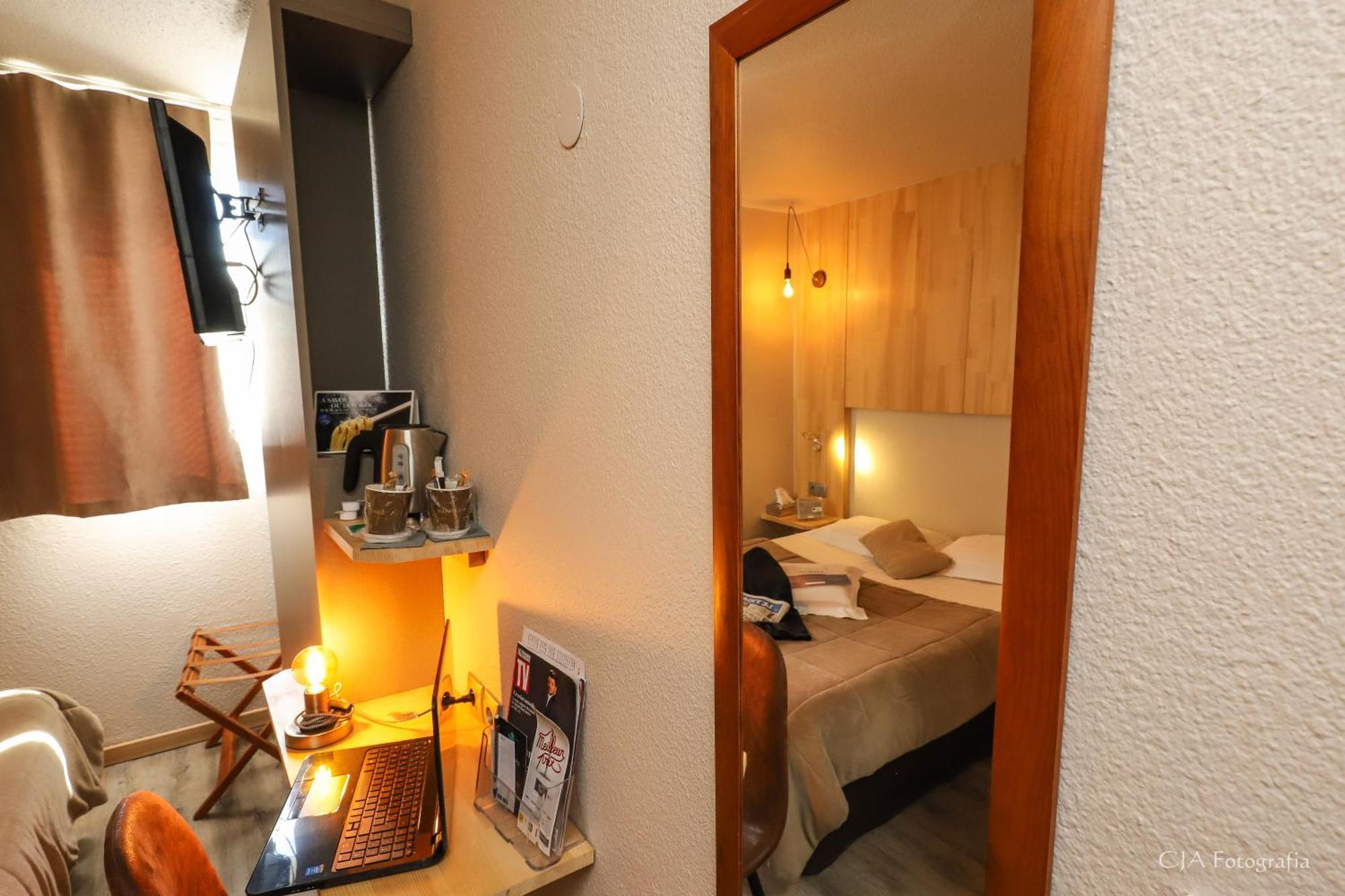 Hotel Restaurant Kyriad Brive Centre Zewnętrze zdjęcie
